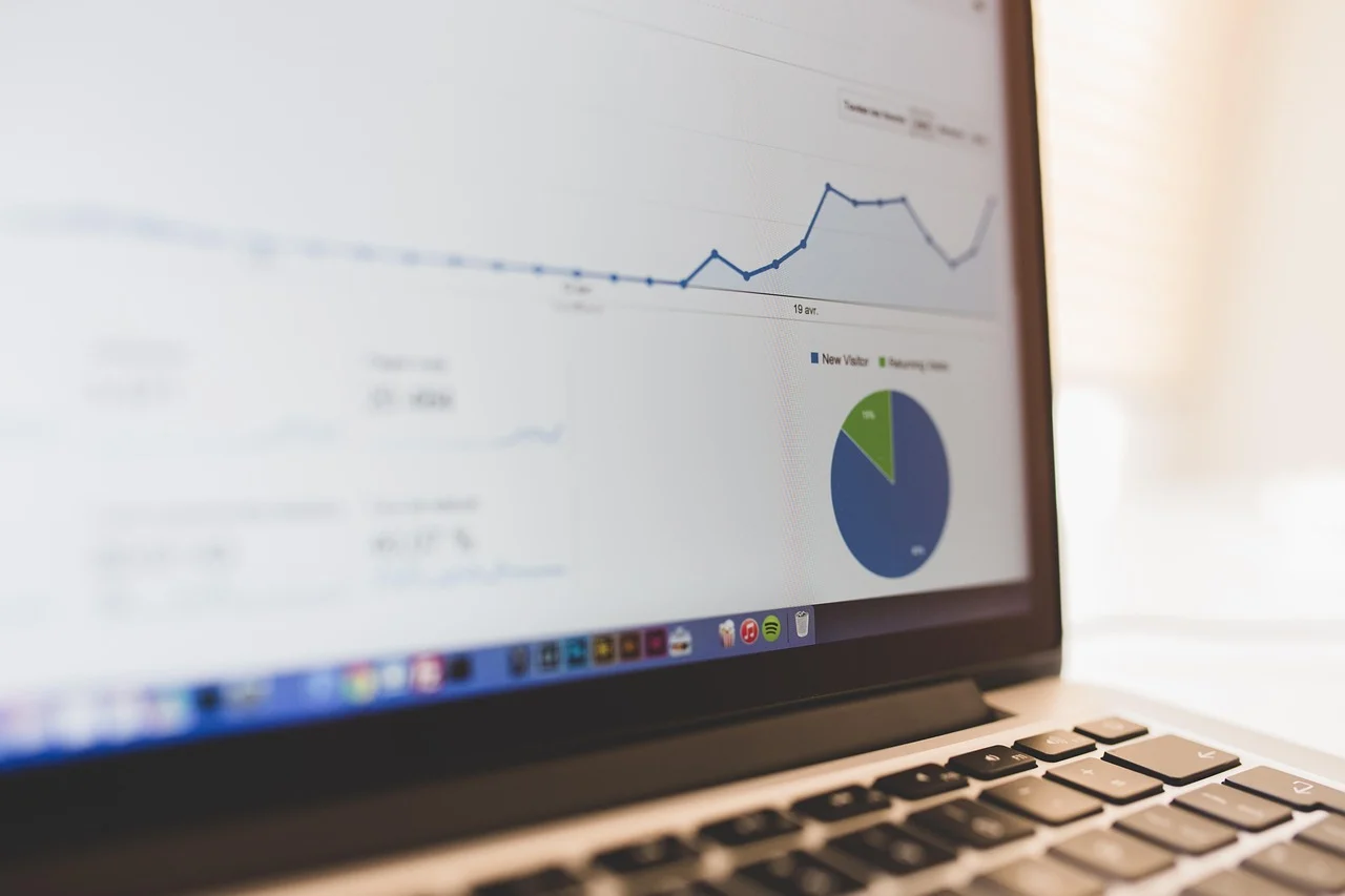 laptop showing declining traffic graph why google rankings dropped